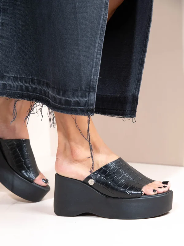 Croc Eleve Noir, Σανδάλια Γυναικεία Δερμάτινα - Image 2