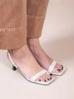 Petit Blanc Γυναικεία Δερμάτινα Πέδιλα Με Τακούνι Λευκά - Image 4